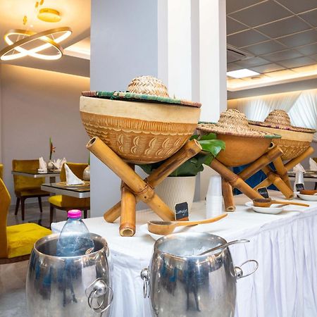Oak Plaza Hotels East Airport Άκρα Εξωτερικό φωτογραφία