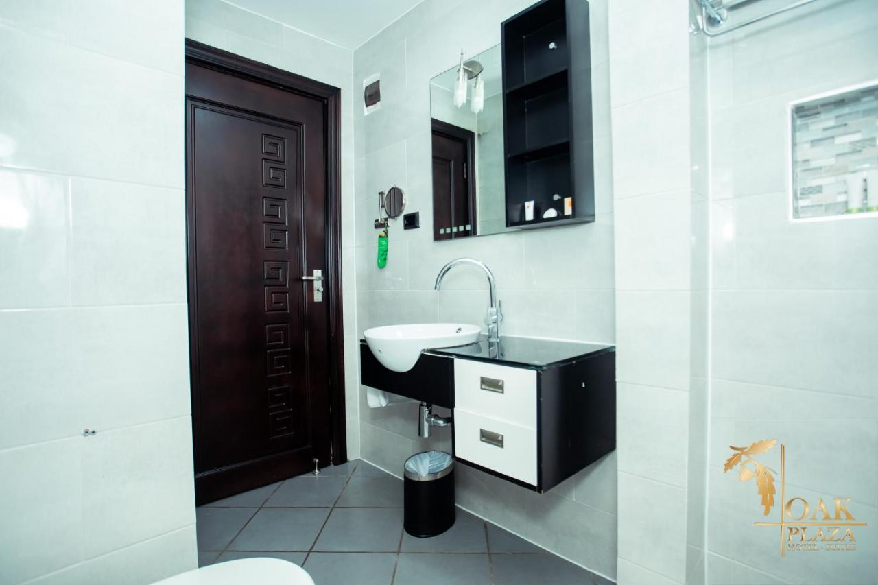 Oak Plaza Hotels East Airport Άκρα Εξωτερικό φωτογραφία