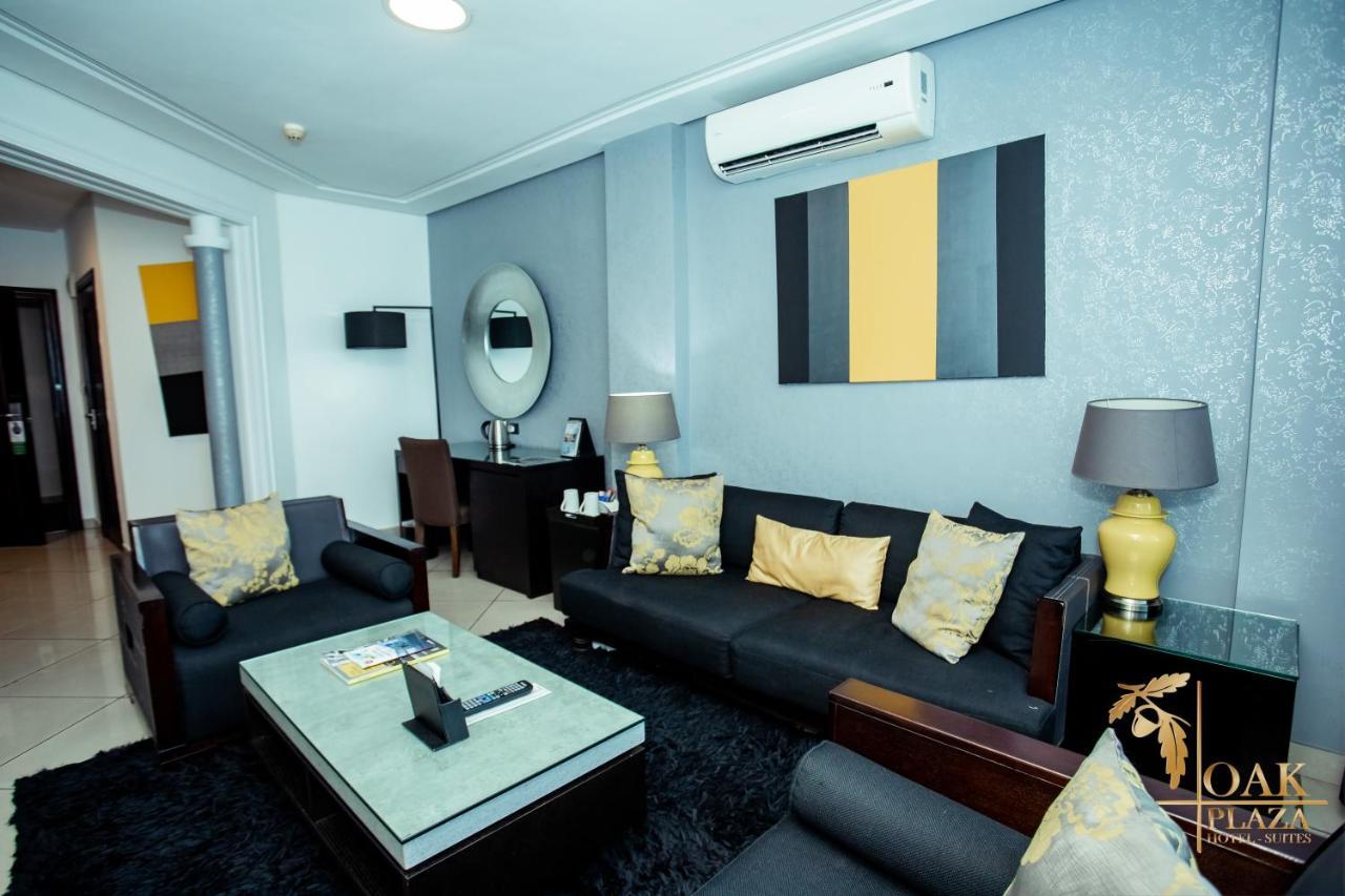 Oak Plaza Hotels East Airport Άκρα Εξωτερικό φωτογραφία