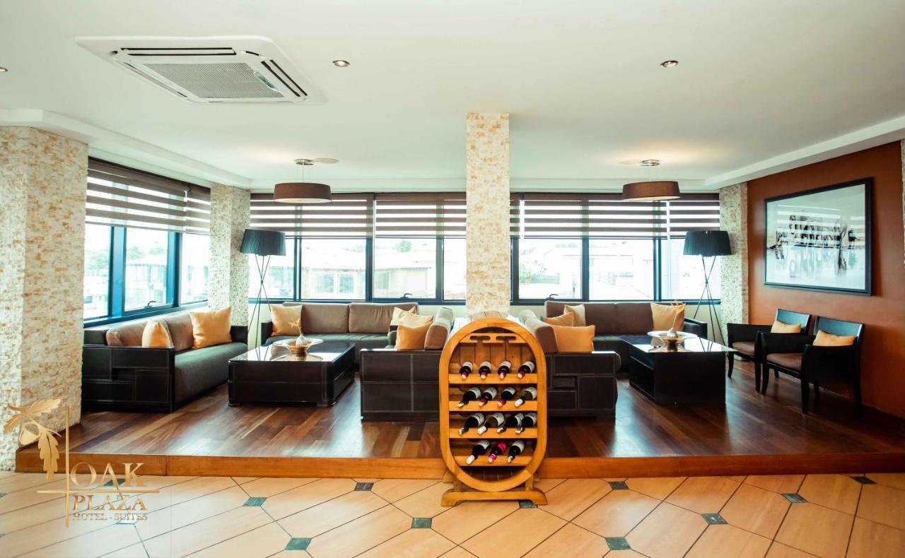 Oak Plaza Hotels East Airport Άκρα Εξωτερικό φωτογραφία