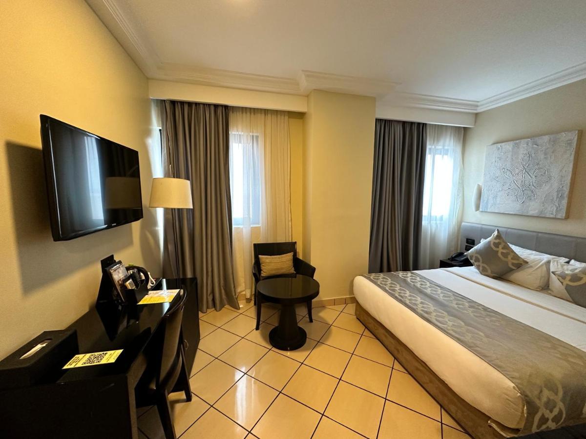 Oak Plaza Hotels East Airport Άκρα Εξωτερικό φωτογραφία