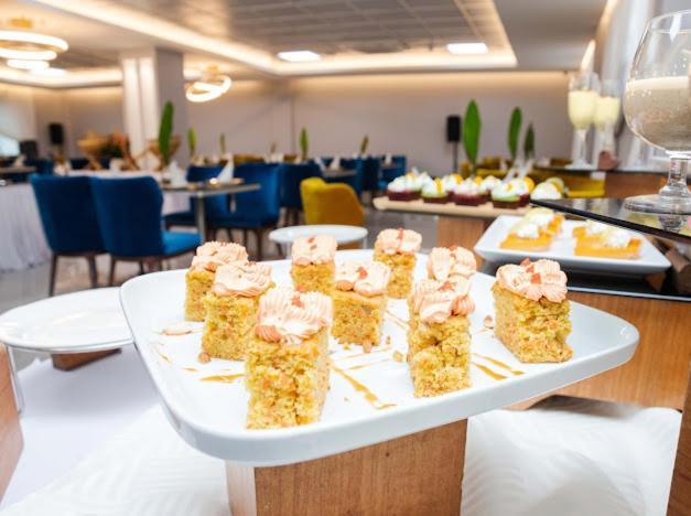 Oak Plaza Hotels East Airport Άκρα Εξωτερικό φωτογραφία