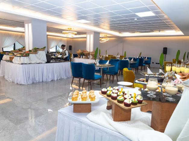 Oak Plaza Hotels East Airport Άκρα Εξωτερικό φωτογραφία