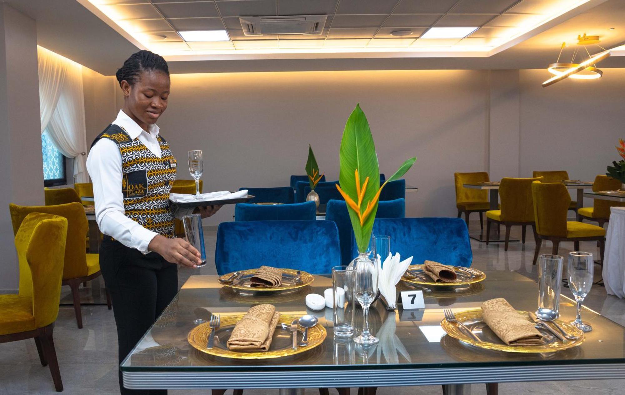 Oak Plaza Hotels East Airport Άκρα Εξωτερικό φωτογραφία