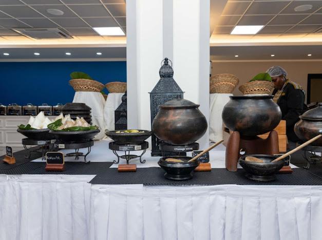 Oak Plaza Hotels East Airport Άκρα Εξωτερικό φωτογραφία