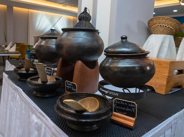 Oak Plaza Hotels East Airport Άκρα Εξωτερικό φωτογραφία