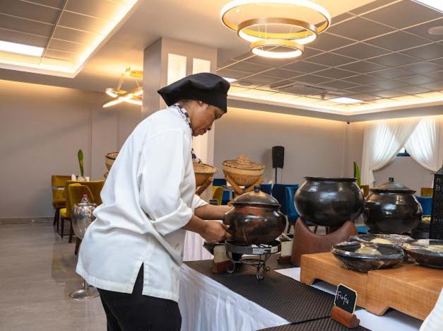 Oak Plaza Hotels East Airport Άκρα Εξωτερικό φωτογραφία