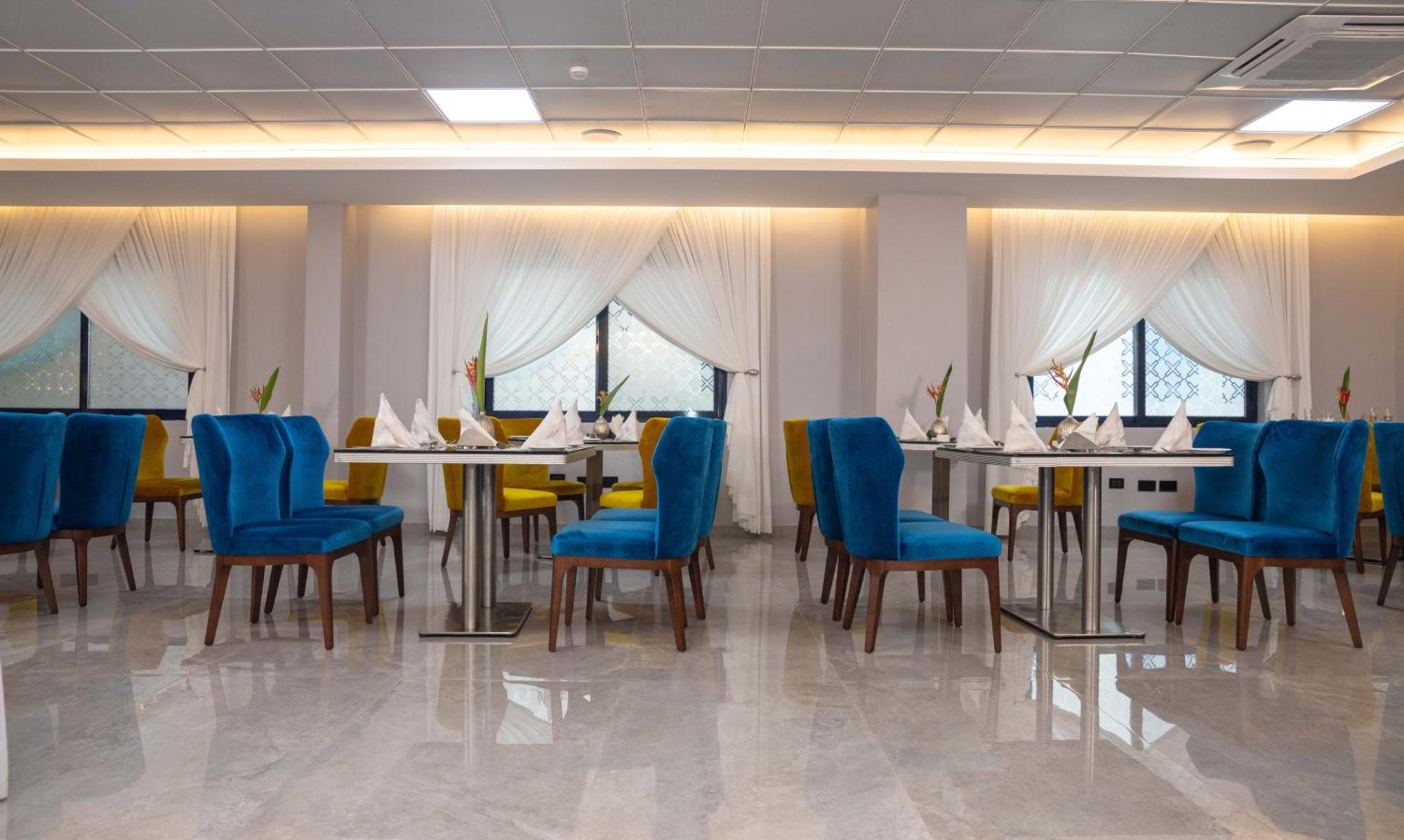 Oak Plaza Hotels East Airport Άκρα Εξωτερικό φωτογραφία