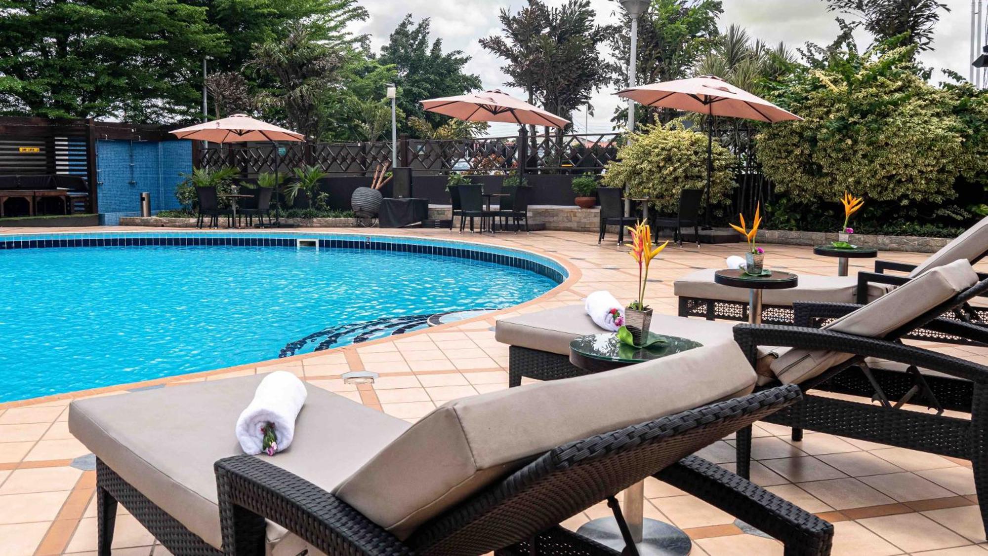 Oak Plaza Hotels East Airport Άκρα Εξωτερικό φωτογραφία