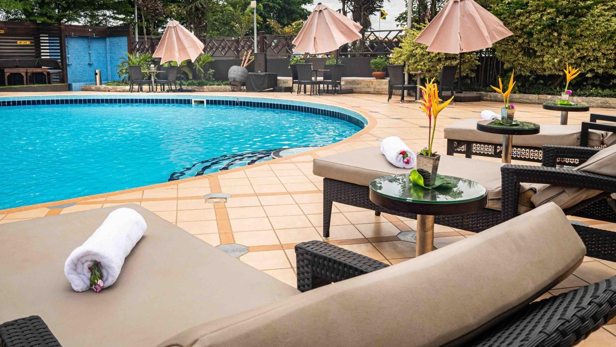 Oak Plaza Hotels East Airport Άκρα Εξωτερικό φωτογραφία