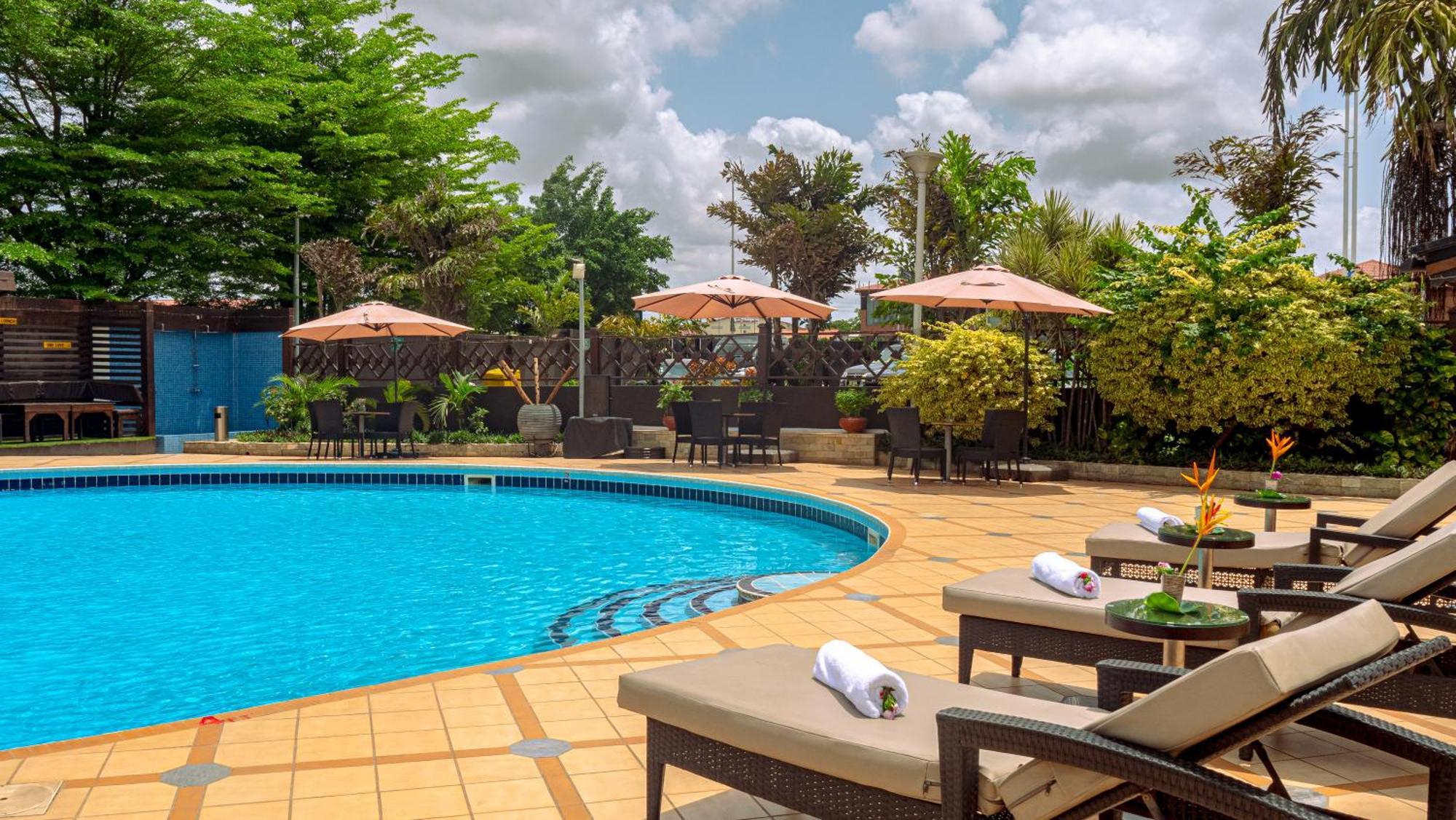 Oak Plaza Hotels East Airport Άκρα Εξωτερικό φωτογραφία