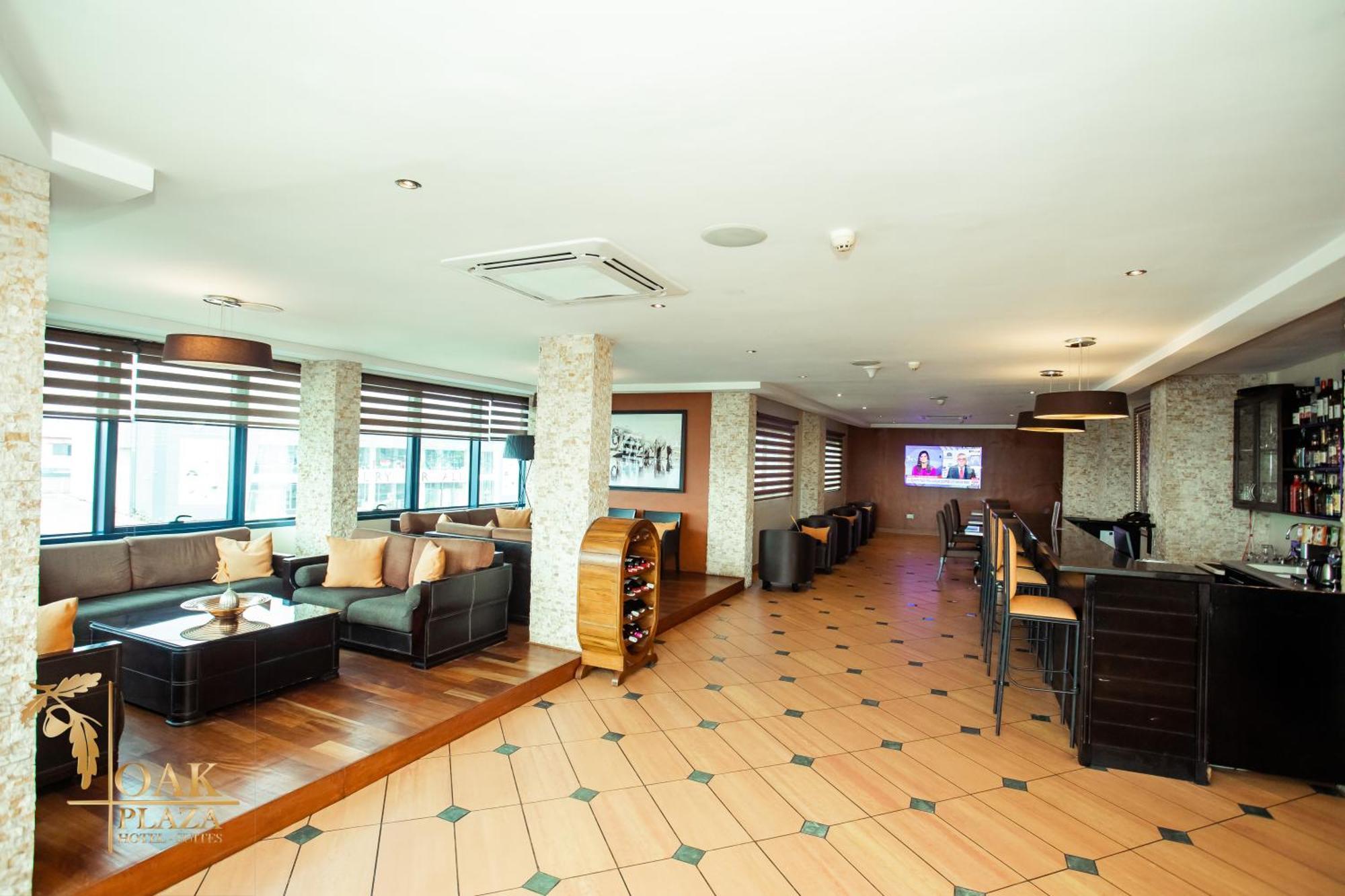 Oak Plaza Hotels East Airport Άκρα Εξωτερικό φωτογραφία