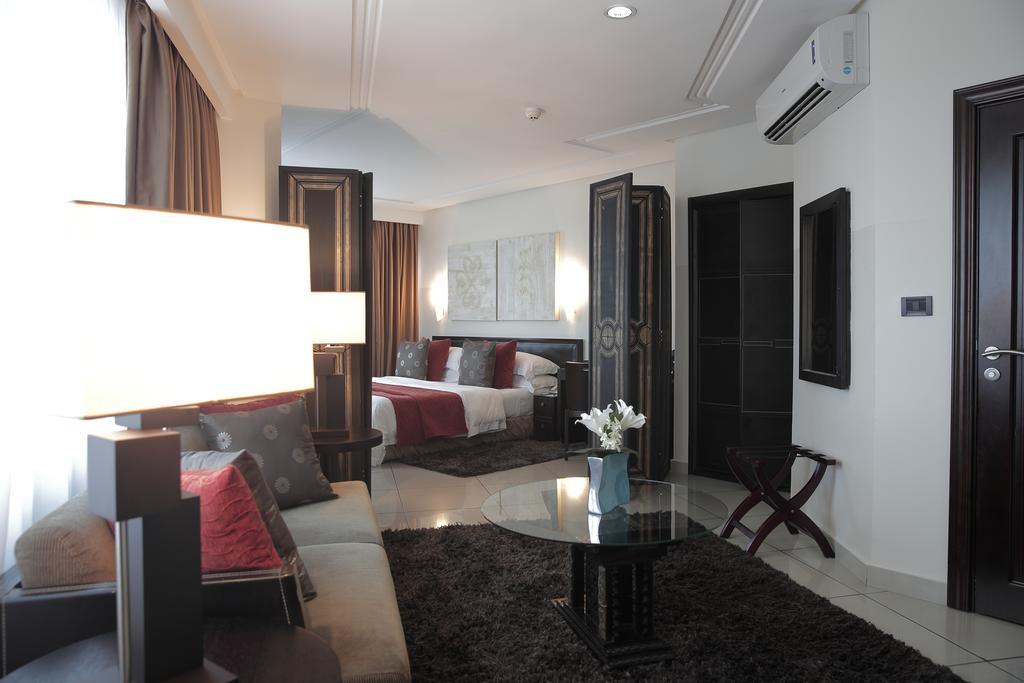 Oak Plaza Hotels East Airport Άκρα Εξωτερικό φωτογραφία