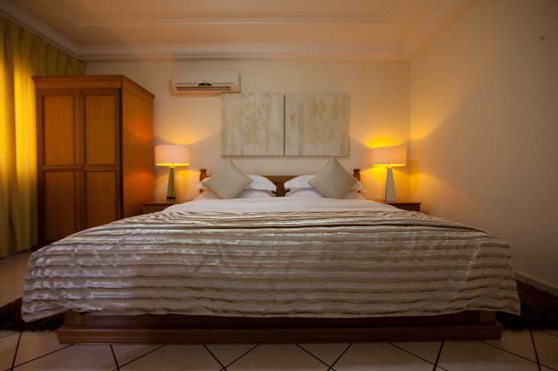 Oak Plaza Hotels East Airport Άκρα Εξωτερικό φωτογραφία