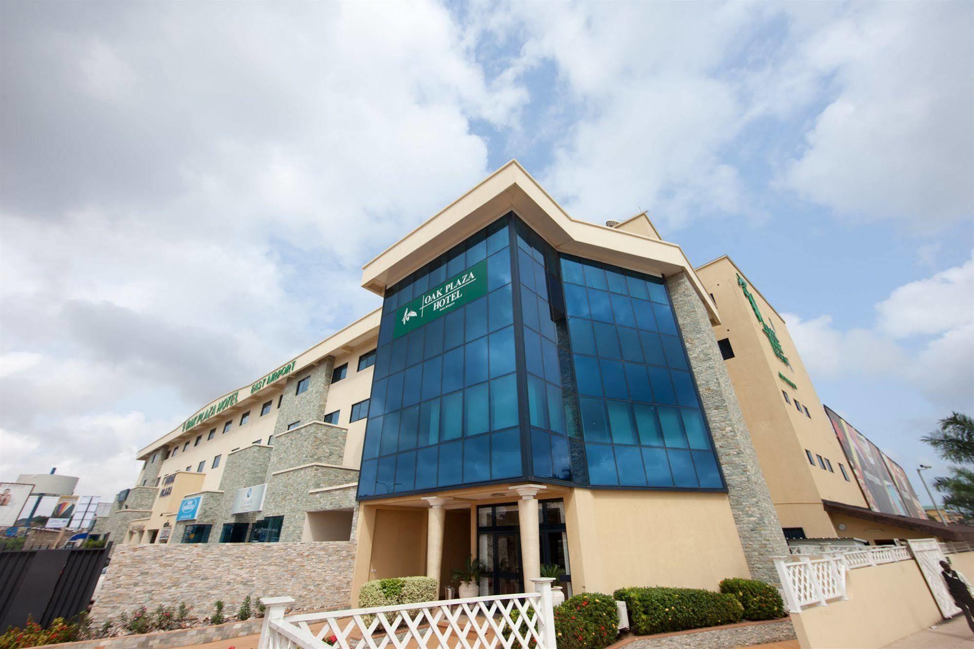 Oak Plaza Hotels East Airport Άκρα Εξωτερικό φωτογραφία