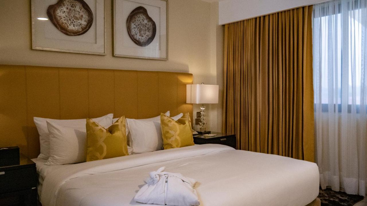 Oak Plaza Hotels East Airport Άκρα Εξωτερικό φωτογραφία