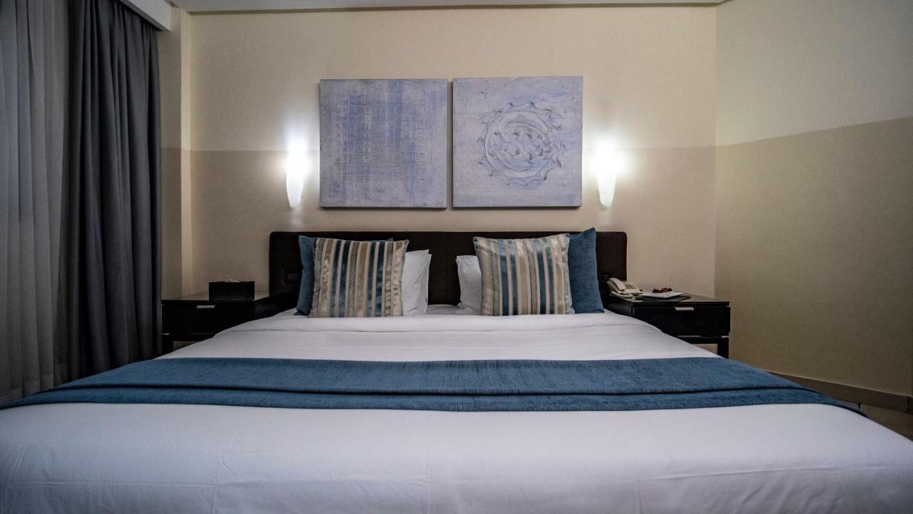 Oak Plaza Hotels East Airport Άκρα Εξωτερικό φωτογραφία